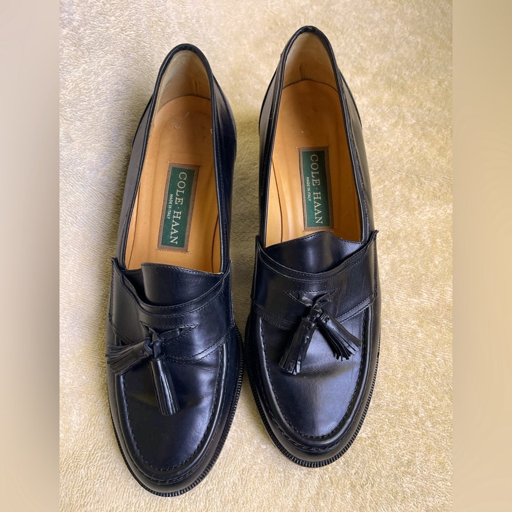 Cole Haan Black Leather Loafers with Tassels sz 7B